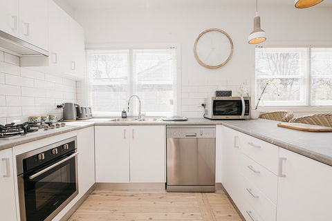 The Palms - Stylish, Modern And Cute As A Button - E Caravan Parks 3