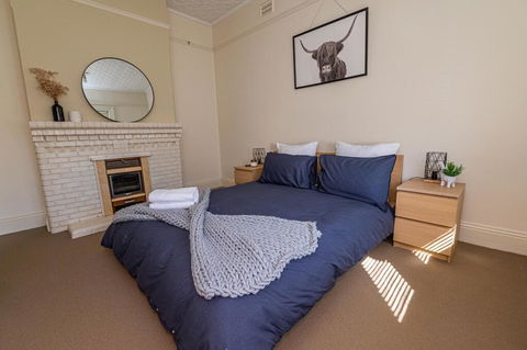 The Pearl On Prince  Stylish Cottage, CBD, Wifi - E Caravan Parks 2
