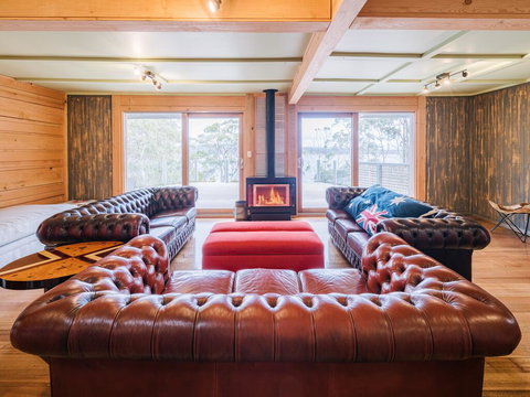 The Pier House - E Caravan Parks 2