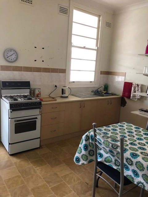 The Pink House - E Caravan Parks 1