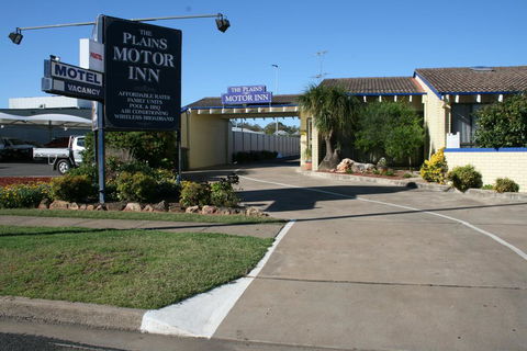 The Plains Motor Inn - E Caravan Parks 0