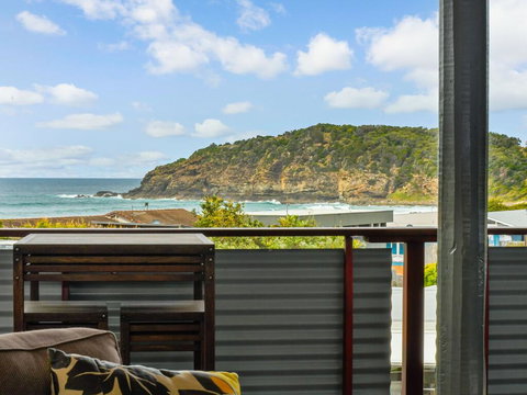 The Pole House - E Caravan Parks 2