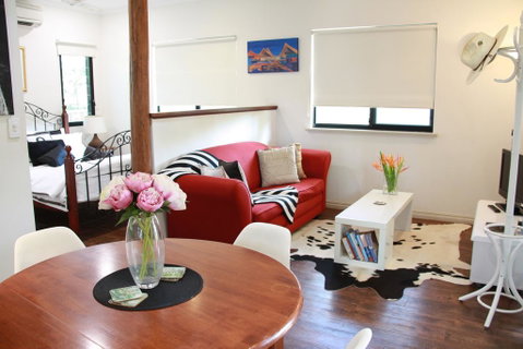 The Quarters Self Contained Bungalow - E Caravan Parks 2