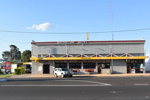 The Queensland Hotel - E Caravan Parks 0
