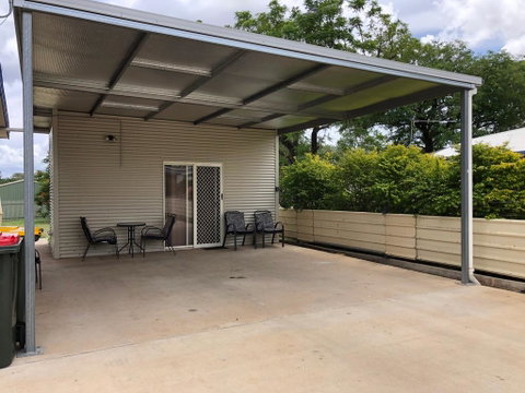 The Retreat - E Caravan Parks 0