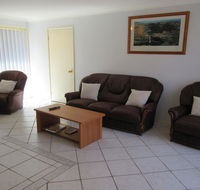 The Salamander' 99 Salamander Way - aircon  large yard for kids - E Caravan Parks
