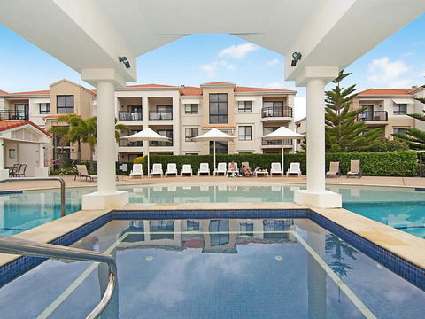 The Sands 2/20 Pacific Parade Opposite Beach Plus Air - E Caravan Parks 0