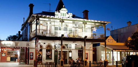 The Shamrock Hotel (Live Music Venue) - E Caravan Parks 0