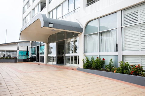 The Shore Apartments - Beachfront - E Caravan Parks 1