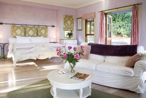 The Spotted Chook And Amelie's Petite Maison - E Caravan Parks 0