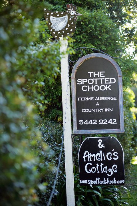 The Spotted Chook And Amelie's Petite Maison - E Caravan Parks 3