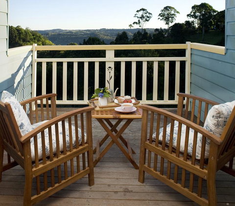 The Spotted Chook And Amelie's Petite Maison - E Caravan Parks 2