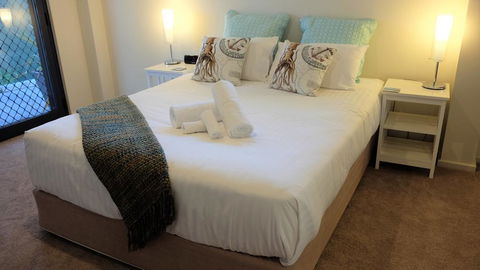 THE TIN SHED Couples Accommodation At Bay Of Fires - E Caravan Parks 2