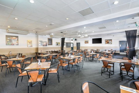 The Union Club Hotel - E Caravan Parks 1