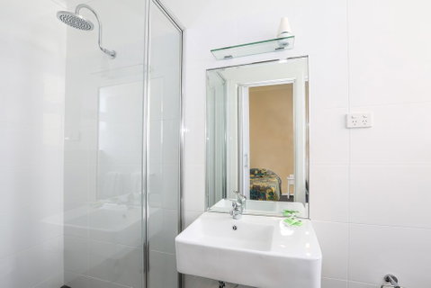 The Union Club Hotel - E Caravan Parks 3