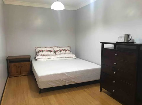 Thomastown Antique House En-suite Room - E Caravan Parks 0