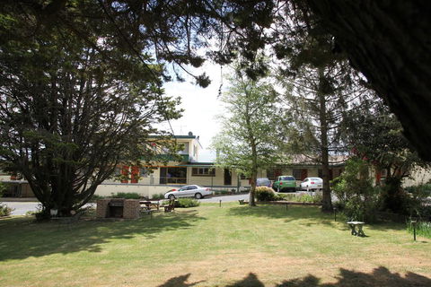 Titania Motel - E Caravan Parks 3