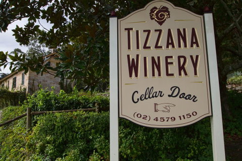 Tizzana Winery Bed And Breakfast - E Caravan Parks 2