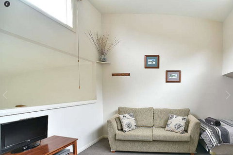 Tomarlin Views 2 - E Caravan Parks 1