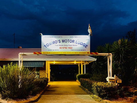 Tommo's Motor Lodge - E Caravan Parks 1