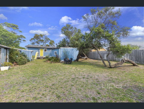 Toot Toot ! 50s Classic Beach House With Bungalow - E Caravan Parks 2