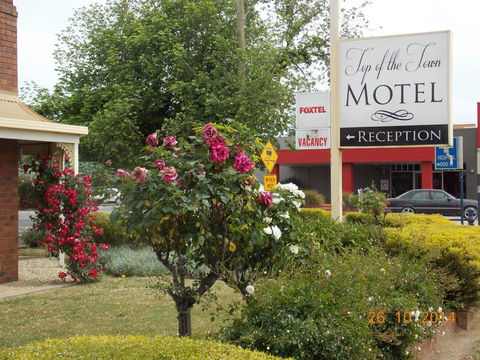 Top Of The Town Motel - E Caravan Parks 3