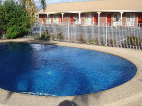 Top Of The Town Motel - E Caravan Parks 1