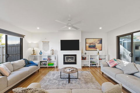 TORQUAY Relax And Unwind Beach 300m Table Tennis - E Caravan Parks 0