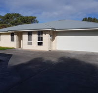 Towncrackers Guest house - E Caravan Parks