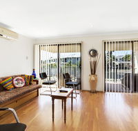 Townhouse in the heart of Port Stephens - E Caravan Parks