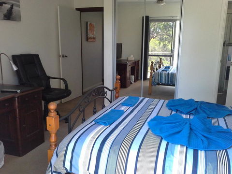 Tree Lodge - E Caravan Parks 2