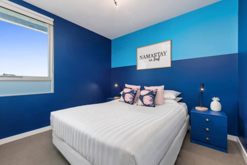 Trendy And Central One Bed Apartment With Views - E Caravan Parks 2