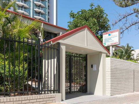 Trickett Gardens Holiday Inn - E Caravan Parks 1
