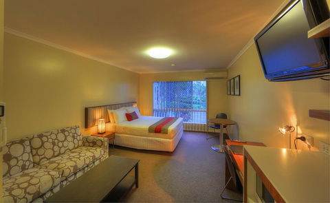 Tropixx Motel & Restaurant - E Caravan Parks 2