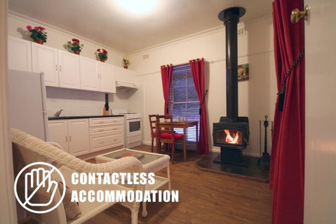 Tudor Cottages - E Caravan Parks 1