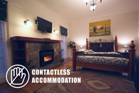 Tudor Cottages - E Caravan Parks 2