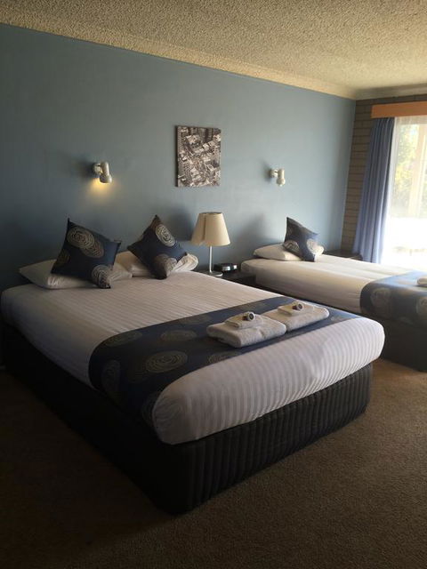 Tumut Valley Motel - E Caravan Parks 2