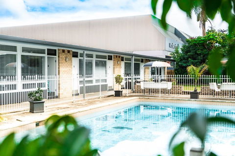 Twin Willows Hotel - E Caravan Parks 0
