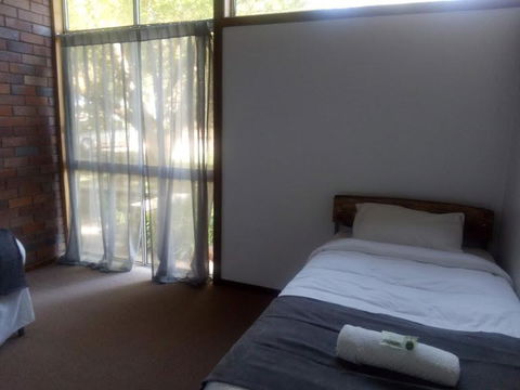 Twinkle Tree's Cottage - E Caravan Parks 1