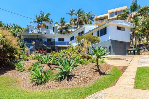 Two Islands At The Jetty - E Caravan Parks 2