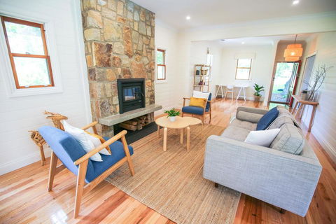 Two Oaks - E Caravan Parks 0