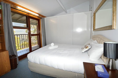 Tyrola 1 - E Caravan Parks 3