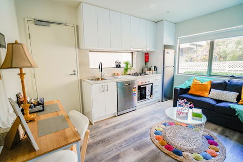 U1 Brunswick Living Brand New Apartment Close To Airport And CBD - E Caravan Parks 0