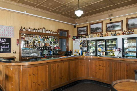 Ulmarra Hotel - E Caravan Parks 2