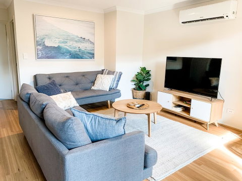 Ultimate Oasis Condo. Wifi + Netflix + Parking - E Caravan Parks 0