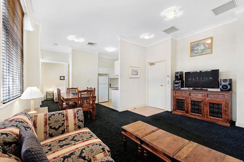 ULTIQA Rothbury Hotel - E Caravan Parks 3