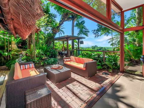 Unique, Tropical Rainforest Getaway - E Caravan Parks 0