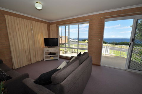 Unit 1, Countess Court - E Caravan Parks 0