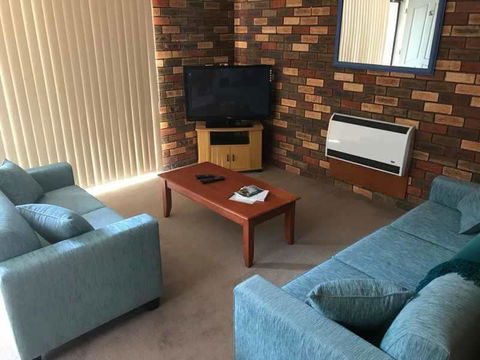 Unit 2 @ Beach Haven - E Caravan Parks 1