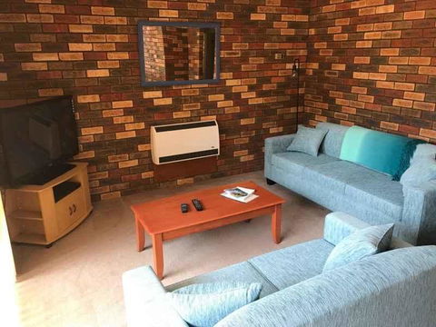 Unit 2 @ Beach Haven - E Caravan Parks 0